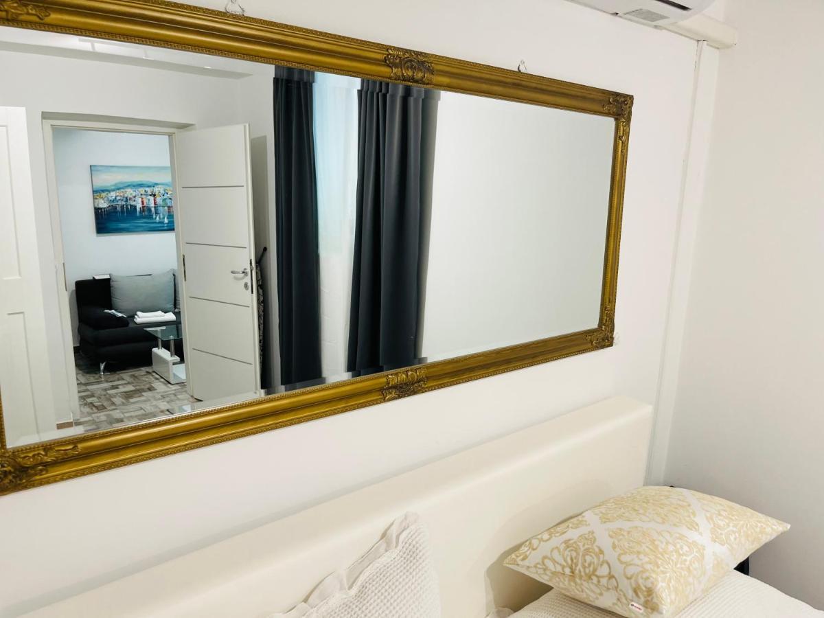Apartment Stari Dvor คาชเตลา ภายนอก รูปภาพ