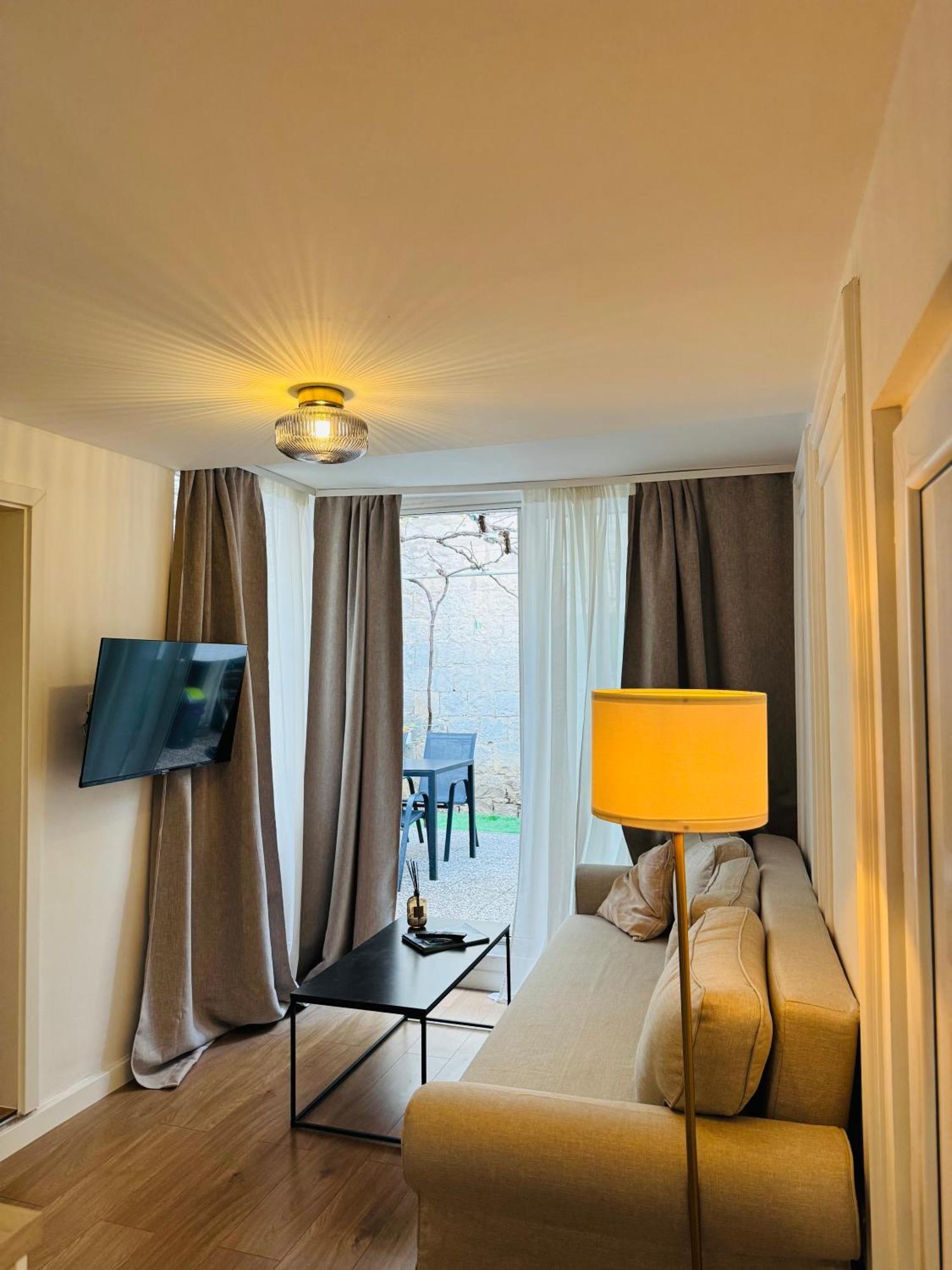 Apartment Stari Dvor คาชเตลา ภายนอก รูปภาพ