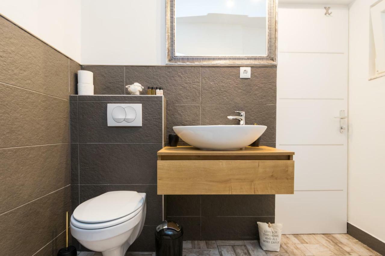Apartment Stari Dvor คาชเตลา ภายนอก รูปภาพ