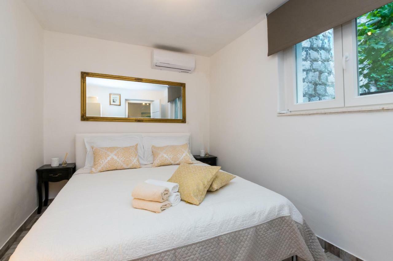 Apartment Stari Dvor คาชเตลา ภายนอก รูปภาพ