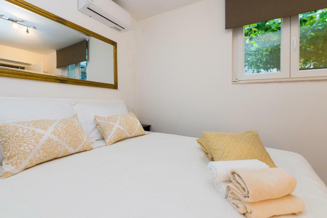 Apartment Stari Dvor คาชเตลา ภายนอก รูปภาพ